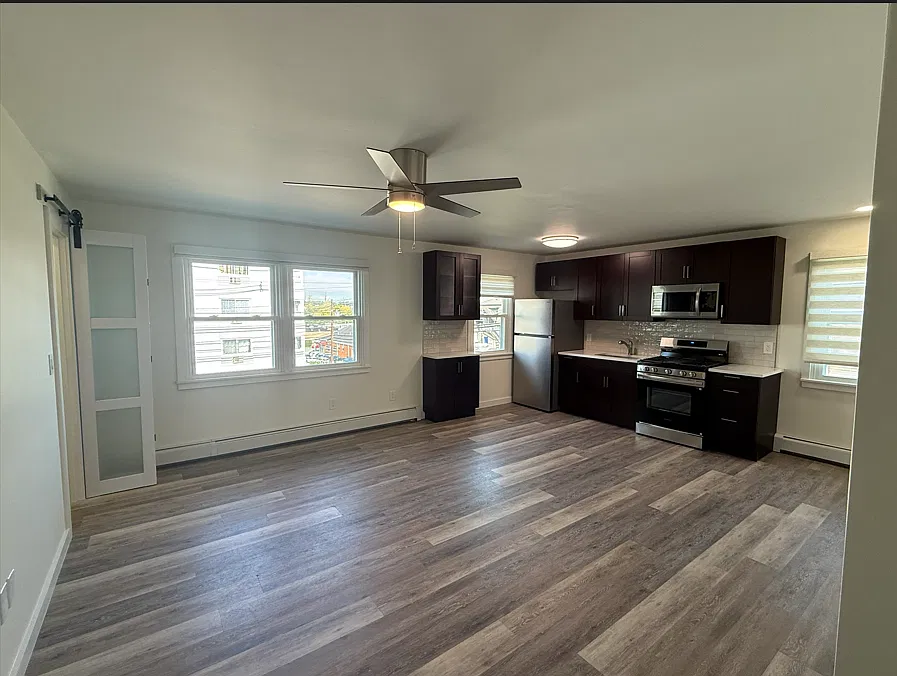 2 bed, $2,850 — Photo 2