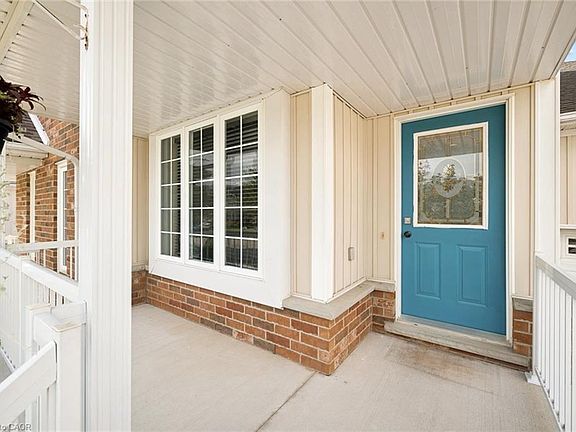 3rd image of 21 Porchlight Dr