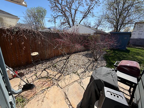 3rd image of 830 E Elm Ave