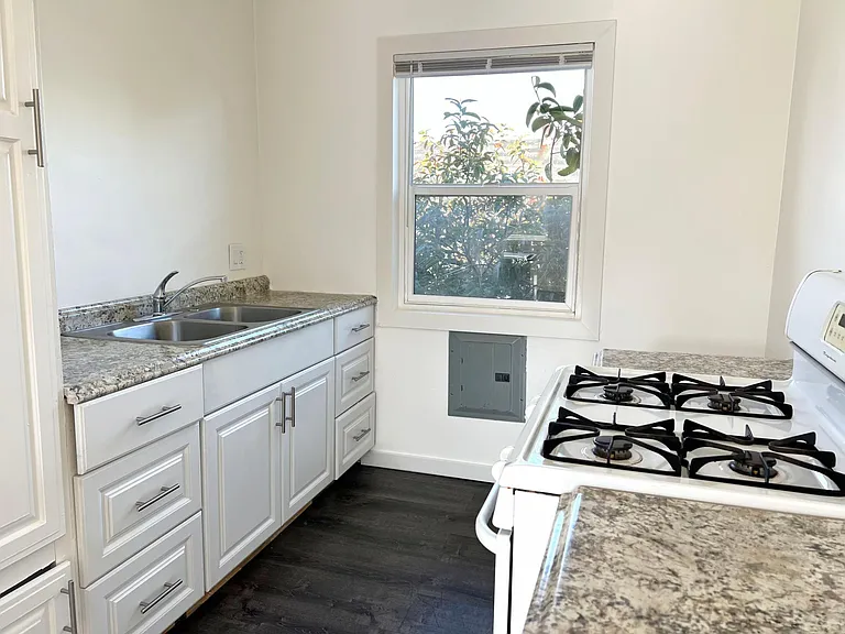 1071 Olive Ave #5 — Photo 6