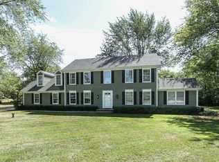 715 Fife Ct, Inverness, IL 60010