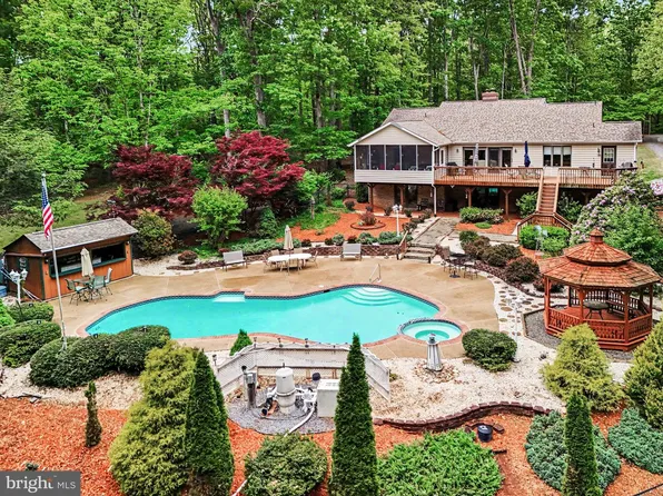 12533 Apple Ln, Unionville, VA 22567