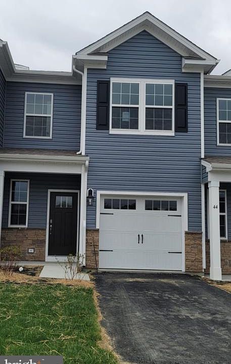 1st image of 84 Peregrine Way