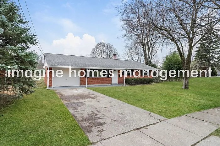 3 bed, 1.0 bath, 1554 sqft, $1,995 — Photo 2