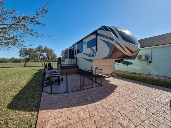 20 Augusta Cir, Aransas Pass, TX 78336