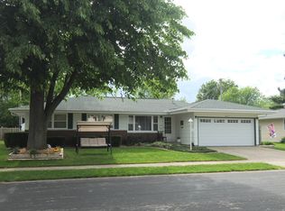 317 Linden Ln, Mattoon, IL 61938