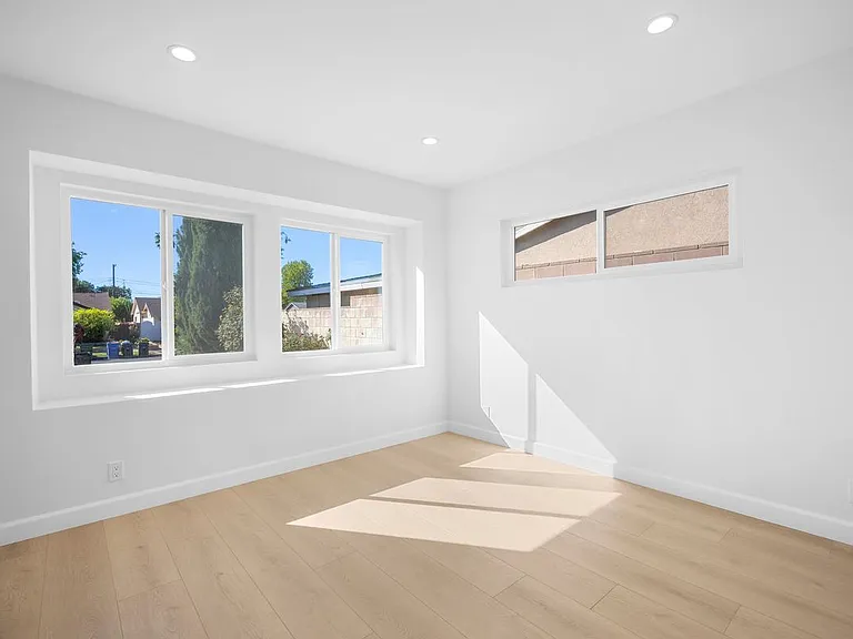 10657 Knapp St — Photo 22