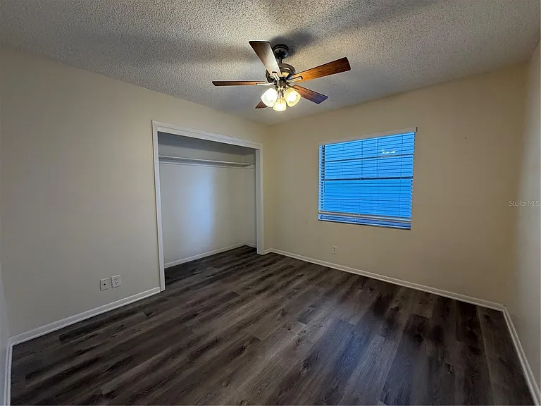 1740 W Walnut St — Photo 13