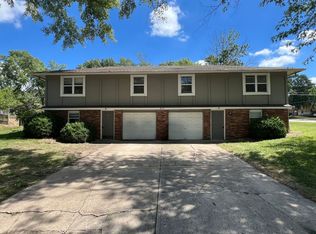 201 NE Westwind Dr APT A, Lees Summit, MO 64086