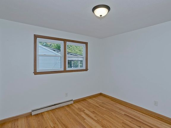 3rd image of 374 Commonwealth Ave #2