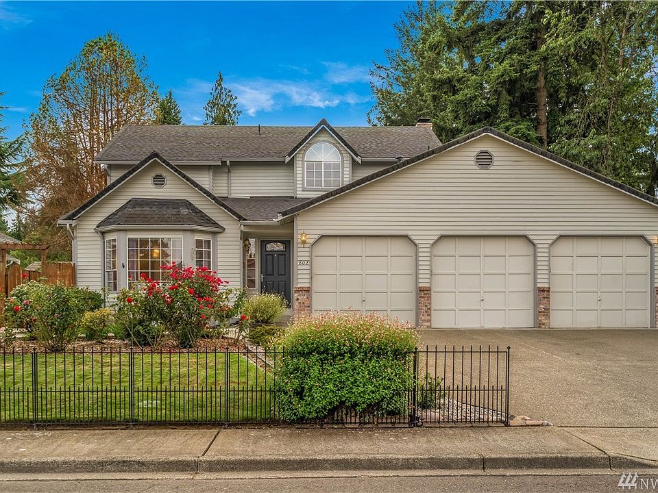 1st image of 802 23rd St SE