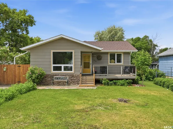 312 Ash Street, Outlook, SK S0L 2N0