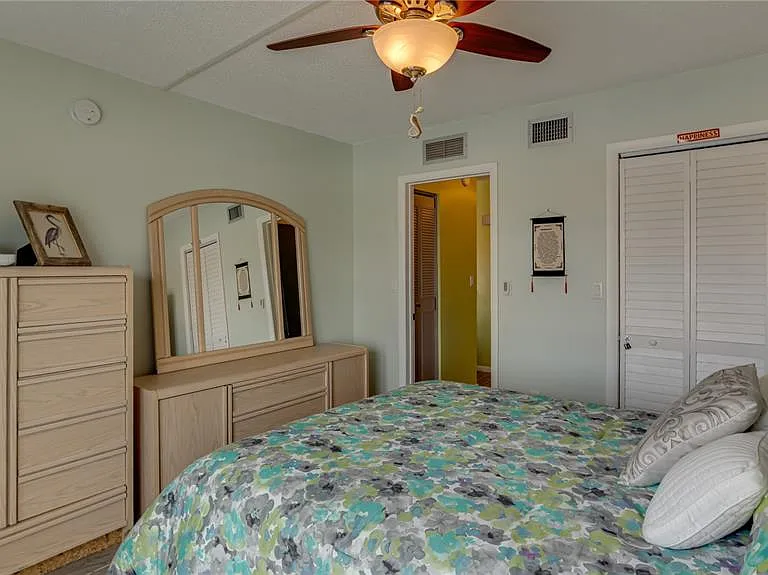 4900 Brittany Dr S #411 — Photo 28