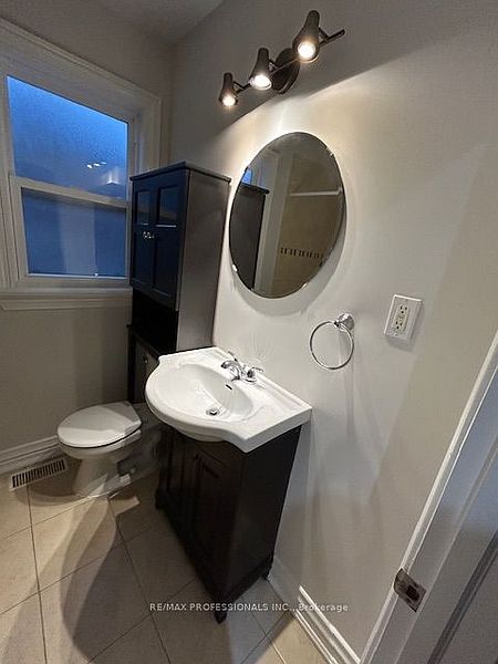 Toronto House for rent - 4 Bedrooms — photo 14