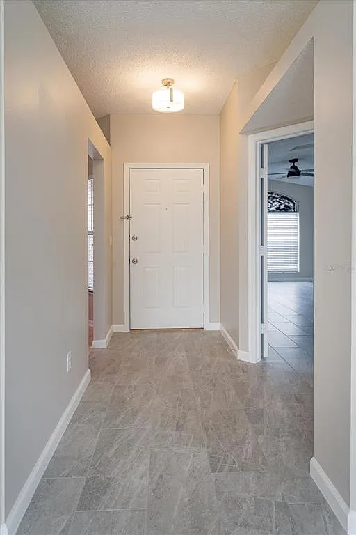 3 bed, 2.0 bath, 1291 sqft, $2,600 — Photo 2