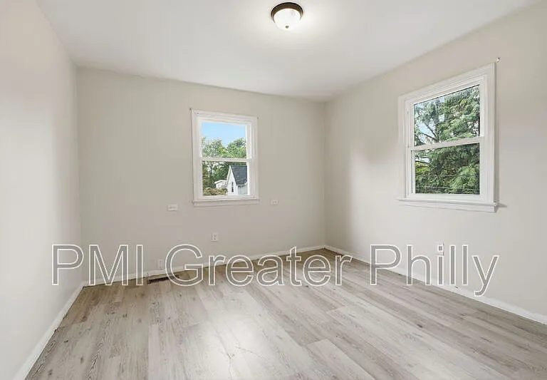 1523 W Cheltenham Ave — Photo 18