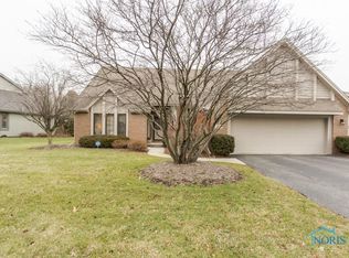 6210 Henthorne Dr, Maumee, OH 43537