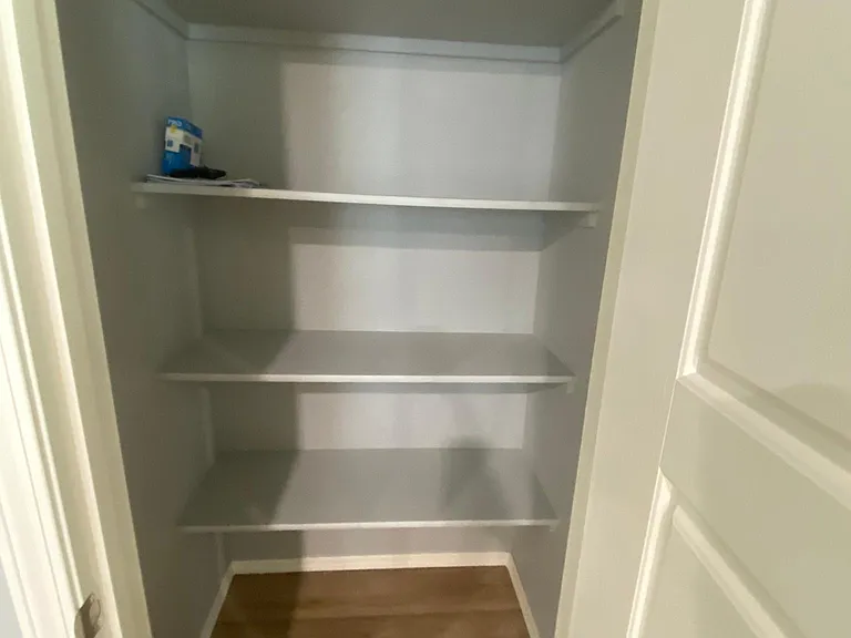 Walk in pantry