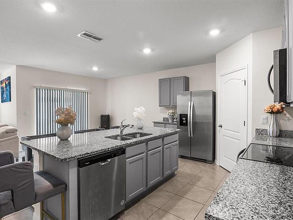 4th image of 1534 WAX MYRTLE WAY