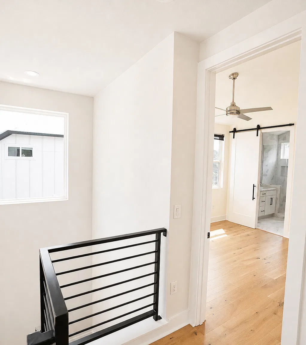 1123 Omega Ave — Photo 4