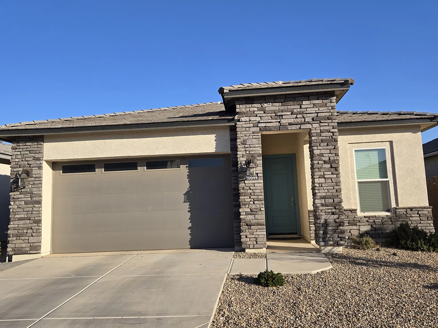 3 bed, 1317 sqft, $1,650 — Photo 1
