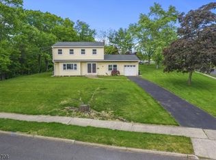 94 Drake Rd, Somerset, NJ 08873