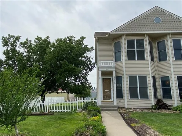 618 S 9th St, Saint Joseph, MO 64501
