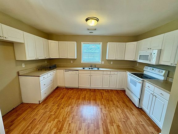 5th image of 112 Bougainvillea Cir