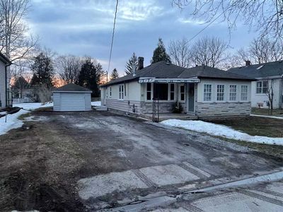 10 Queen St, Georgina, ON, L0E1R0