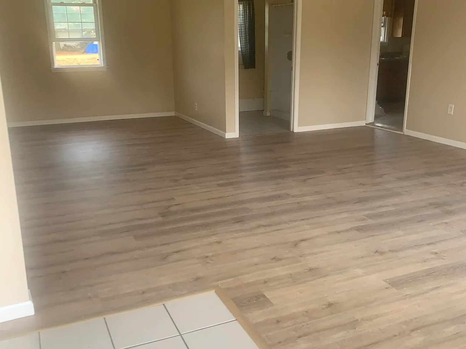 4 bed, 2100 sqft, $1,700 — Photo 3