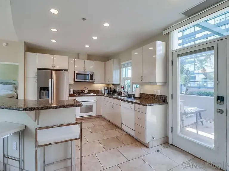 555 Front St #205 — Photo 9