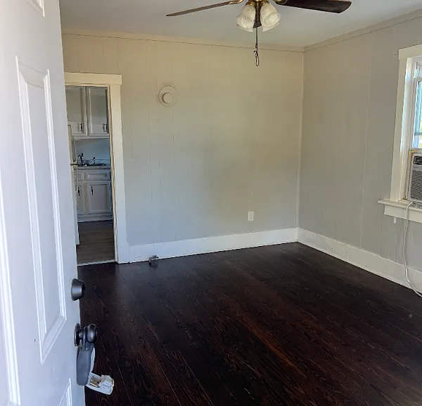 1106 Parker St — Photo 5