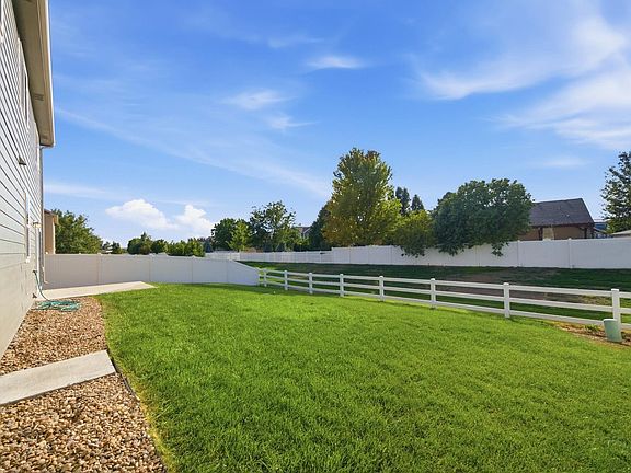 5th image of 354 Shadowbrook Dr