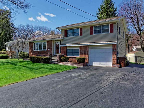 2nd image of 17 Scotchpine Dr