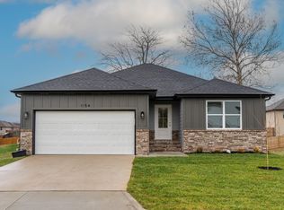 1154 S Broadview Ave, Springfield, MO 65802