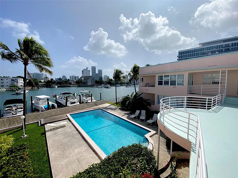 6881 Bay Dr #11 — Photo 16