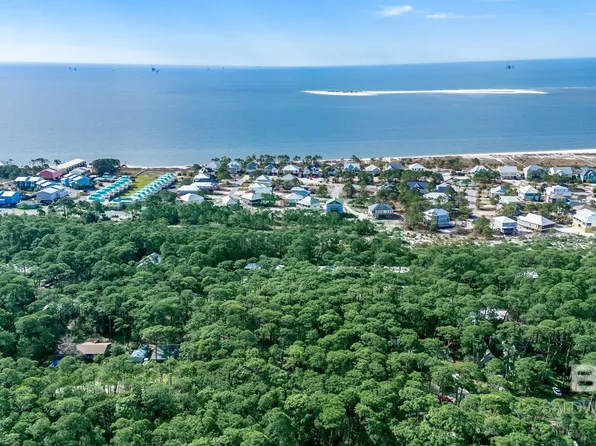 601 General Page Pl, Dauphin Island, AL 36528