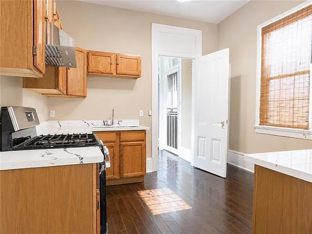 3910 Laurel St — Photo 5