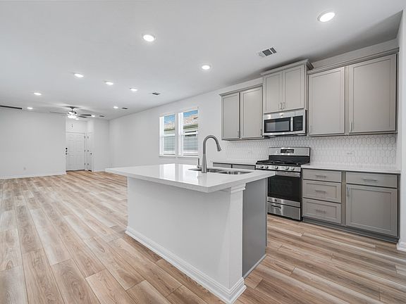 5th image of 532 Emory Crossing Blvd