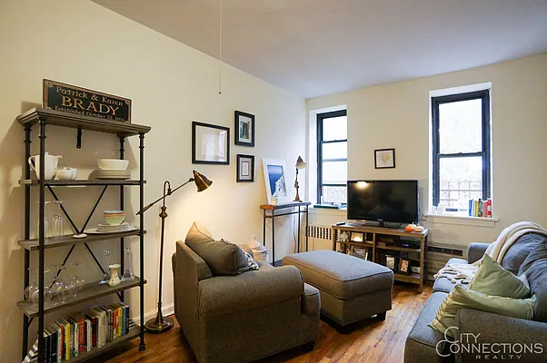 Rented by City Connections Realty | media 20