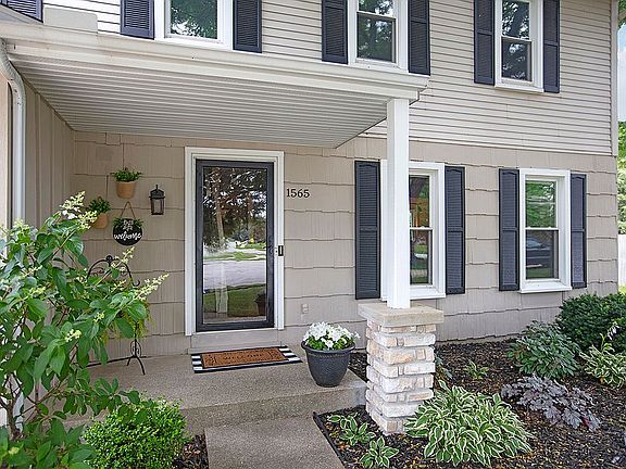 4th image of 1565 Burgundy Ct