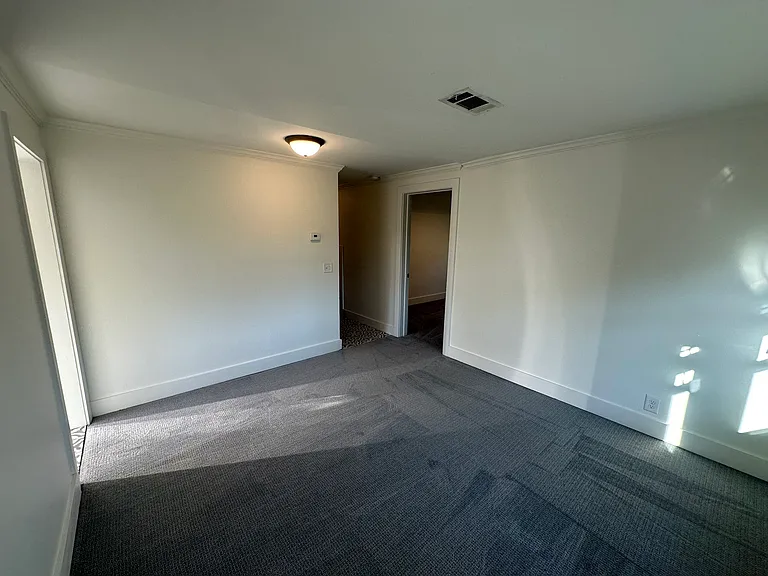513 S 11th St #B — Photo 10