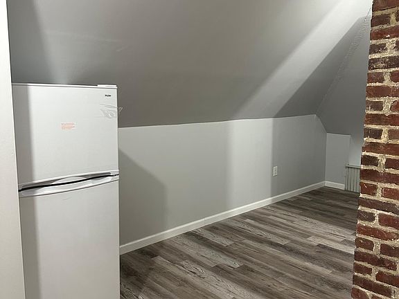 5th image of 174 Westervelt Ave #3