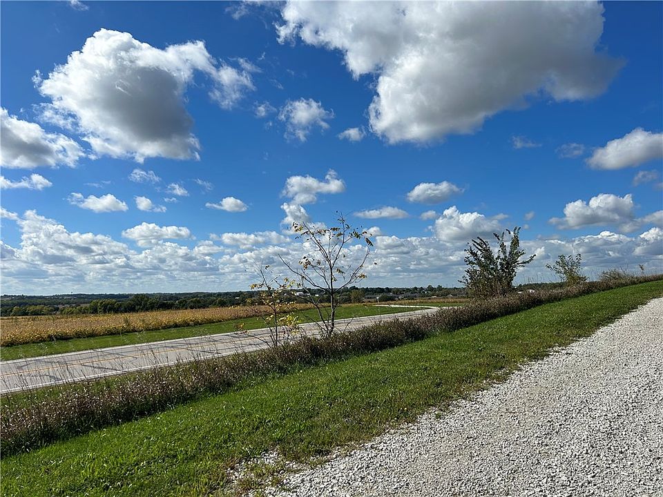 8607 G14 Hwy, Norwalk, IA 50211 | Zillow