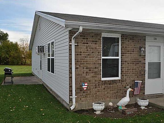 3rd image of 132-134 Regency Ct