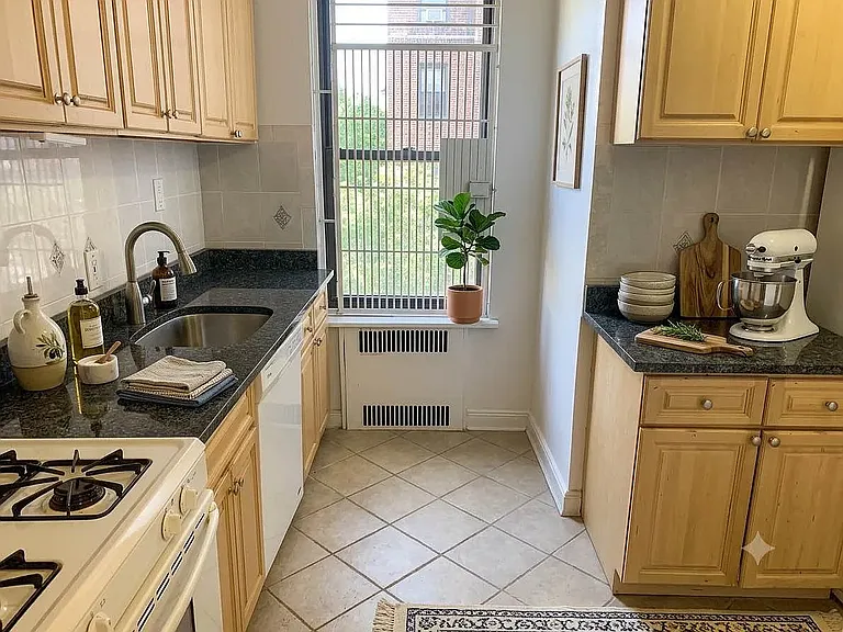 98-120 Queens Blvd #3J — Photo 3
