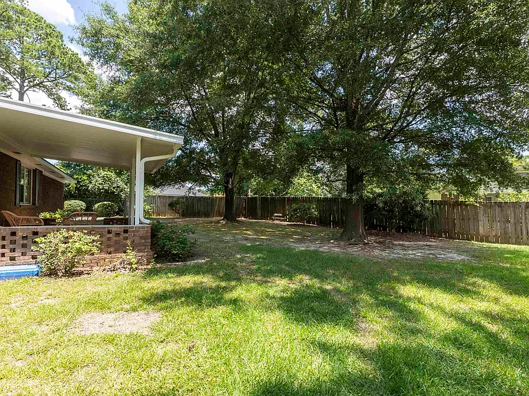 1726 Greenwood Cir — Photo 74