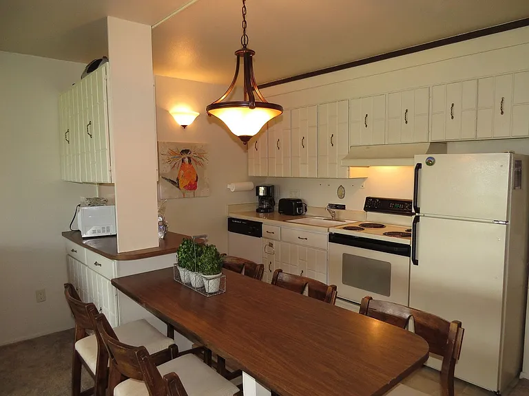 401 W La Bonte St #106 — Photo 6