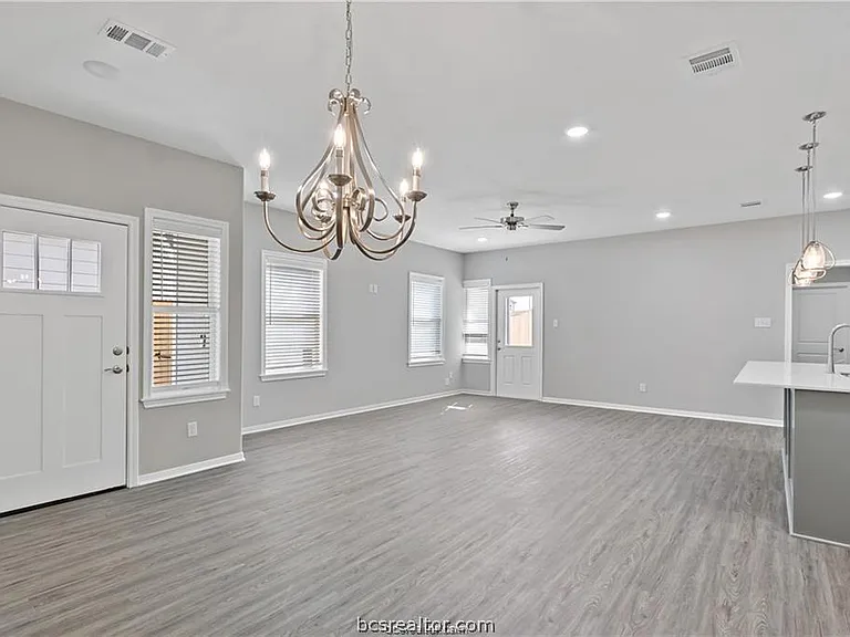 2509 Shady Route Ln — Photo 6