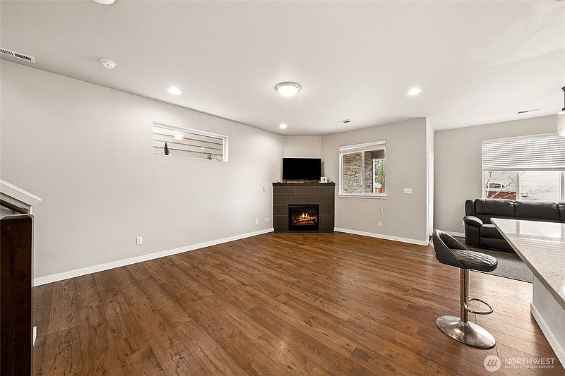 5th image of 16214 78th Avenue Ct E